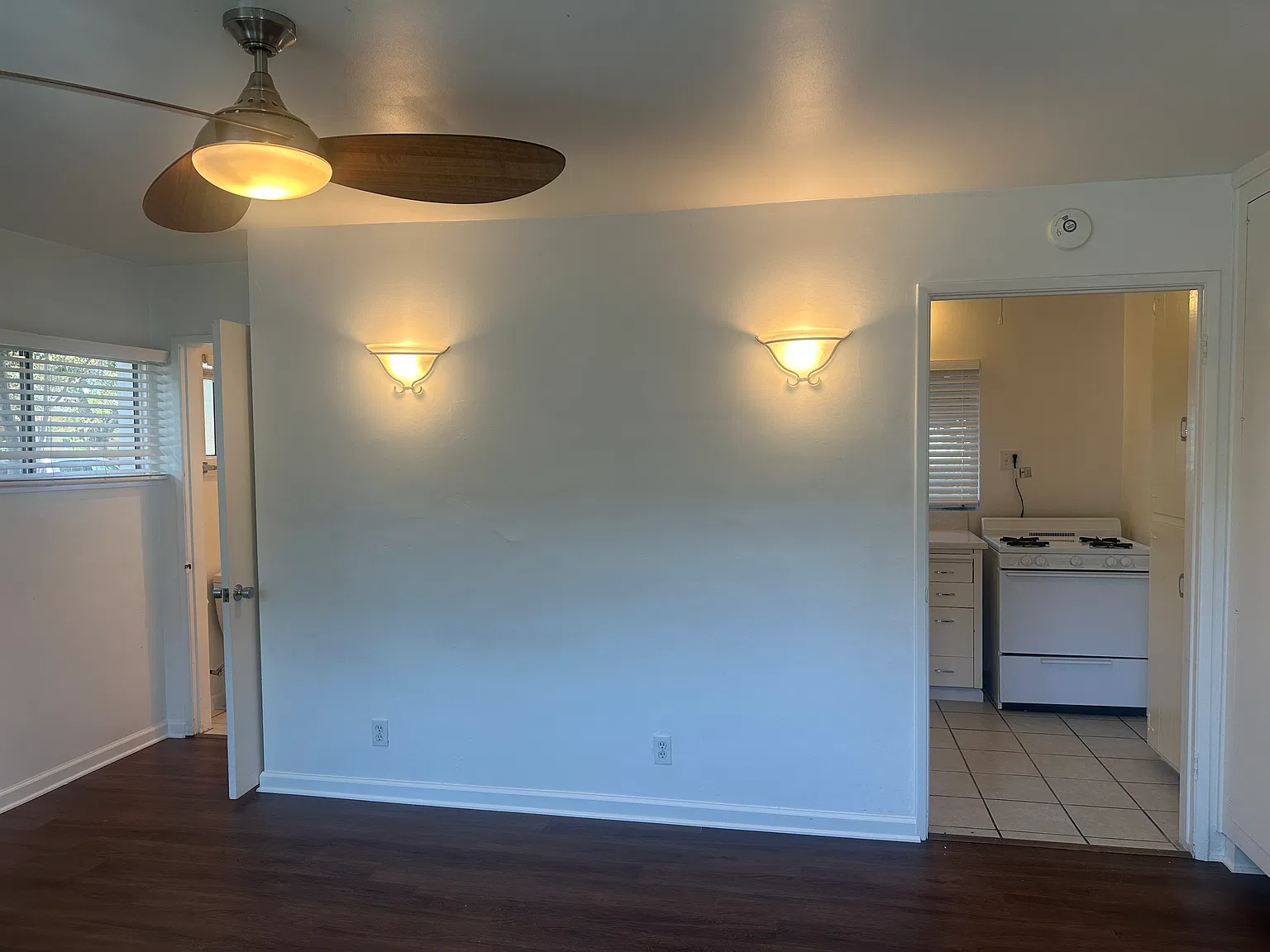 Studio, 420 sqft, $1,750 — Photo 2