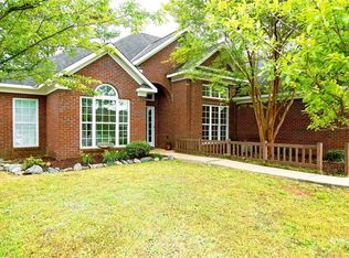 80 Meadowlark Dr, Smiths Station, AL 36877