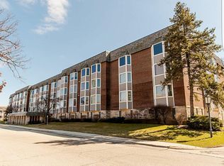 2400 Windsor Mall #131F, Park Ridge, IL 60068