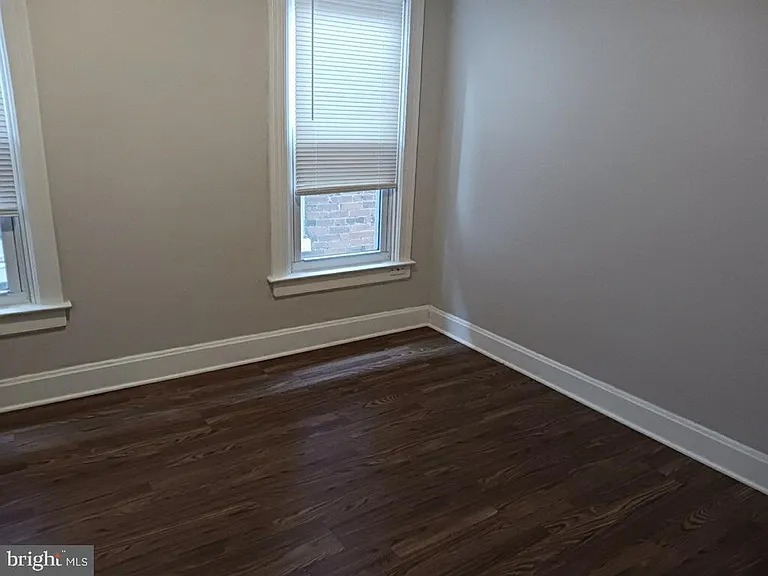 443 N Mulberry St — Photo 8
