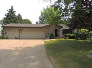 2923 Tradewinds Trl, Green Bay, WI 54313