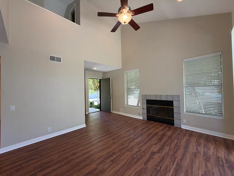 3655 Constellation Rd — Photo 4