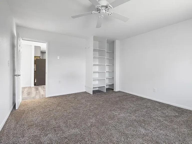 251 Sandstone St — Photo 7