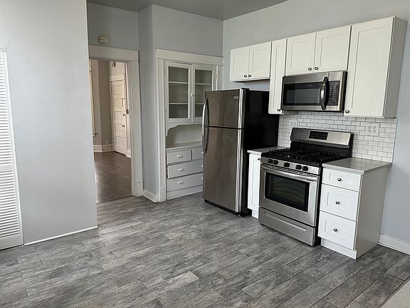 2nd image of 2828 N Lawndale Ave APT 1F