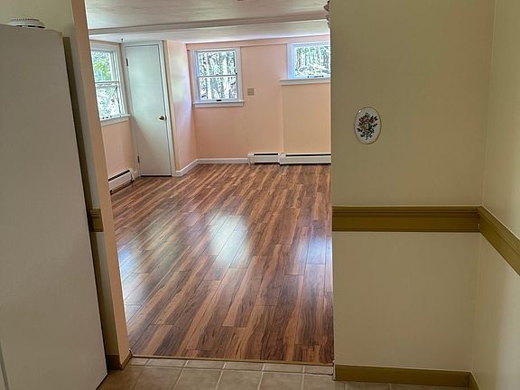 3rd image of 47 Ridgewood Dr