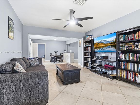 3rd image of 822 N 31st Rd