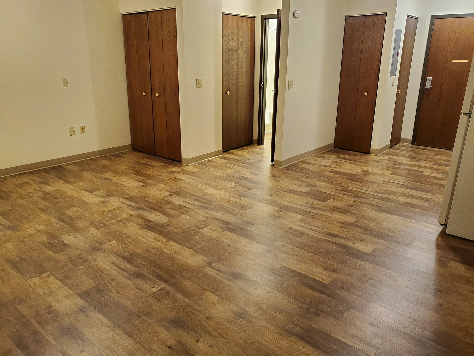 Studio, 500 sqft, $500 — Photo 2