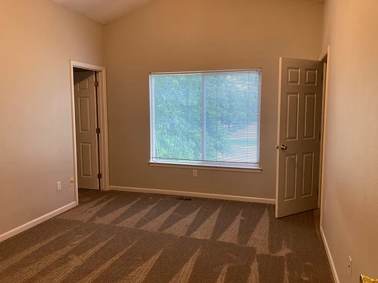 Master bedroom. 2 closets