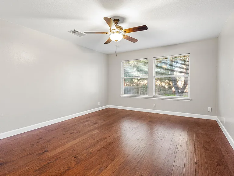 6802 Auckland Ct — Photo 13