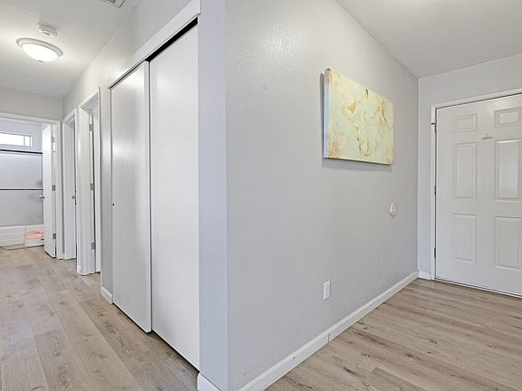 4th image of 2060 Stonybrook Dr