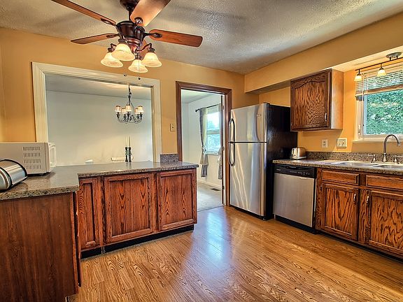 2nd image of 552 Green Meadows Dr W