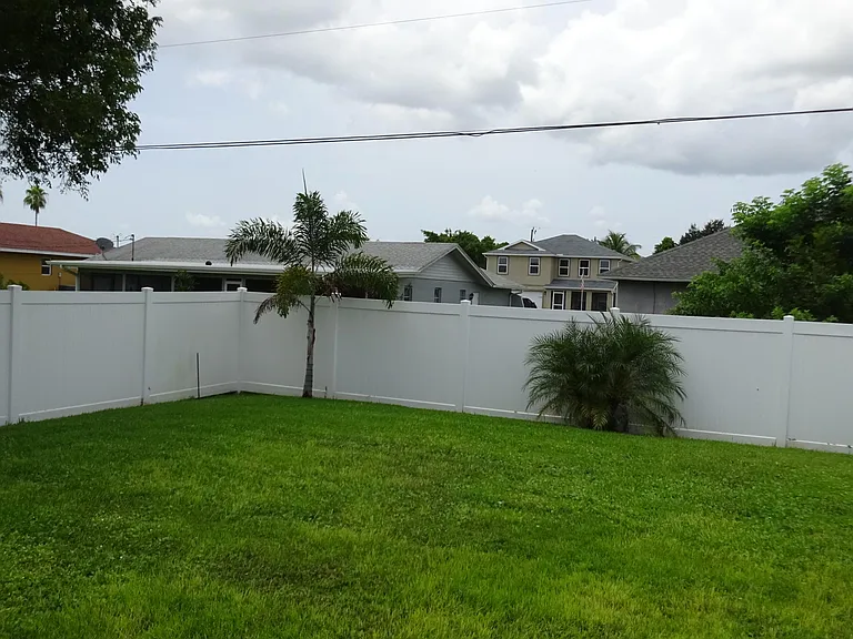 3002 SW 1st Ave — Photo 8