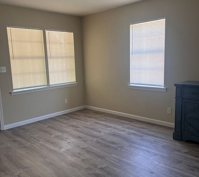 1st image of 420 Short St