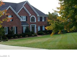 5704 Wolf Ridge Ct, Oak Ridge, NC 27310