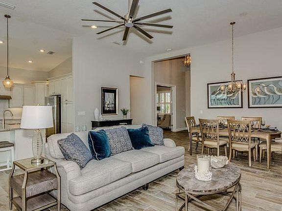 4th image of 727 Mosaic Blvd