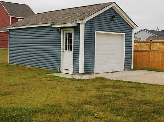 Detached Garage
