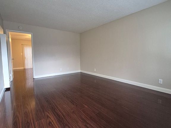 5th image of 6330 Havenside Dr APT 11