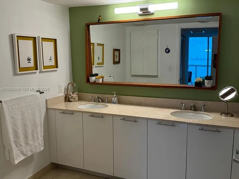 1800 N Bayshore Dr #1609 — Photo 17