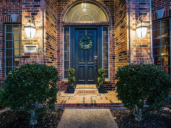 3rd image of 1321 Camberley Ct