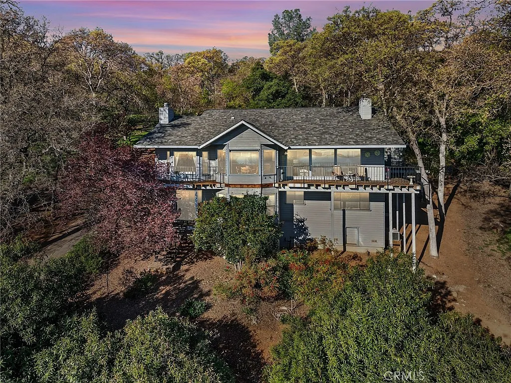 2495 Eastlake Dr photo 1