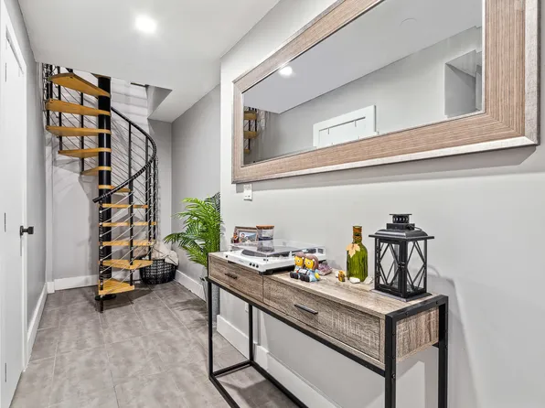 911 Nostrand Avenue image 6 of 8