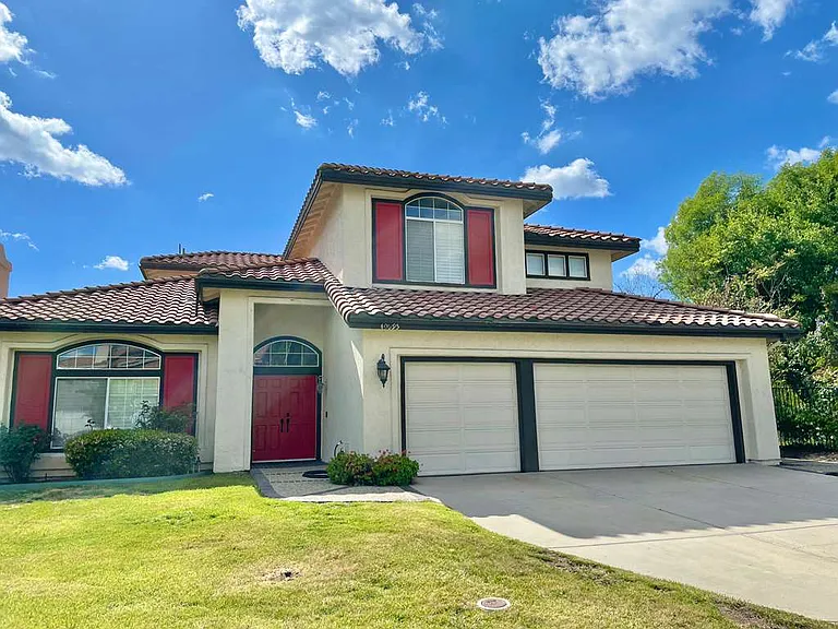 40095 Gibraltar Dr — Photo 1
