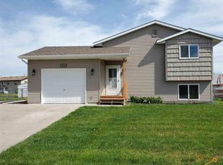 604 Tanglewood Ln, Box Elder, SD 57719