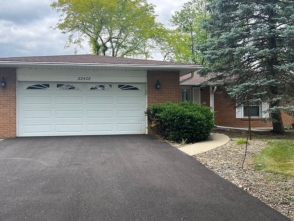 2nd image of 22428 Lakeshore Dr