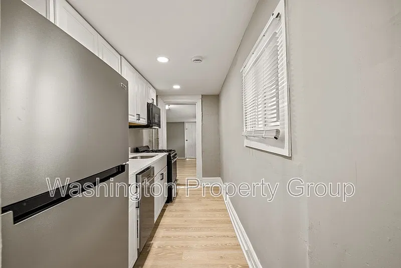 3 bed, 2.0 bath, 1200 sqft, $1,650 — Photo 3
