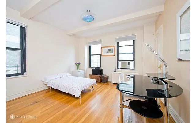 Rented by Douglas Elliman | media 17