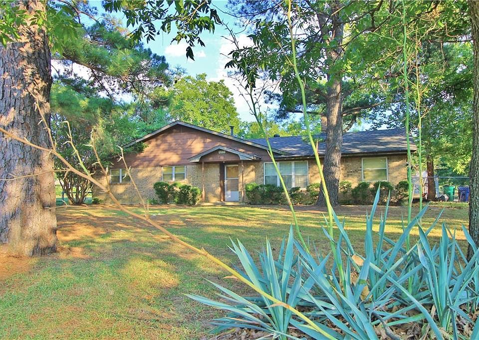 1st image of 403 Preston Dr