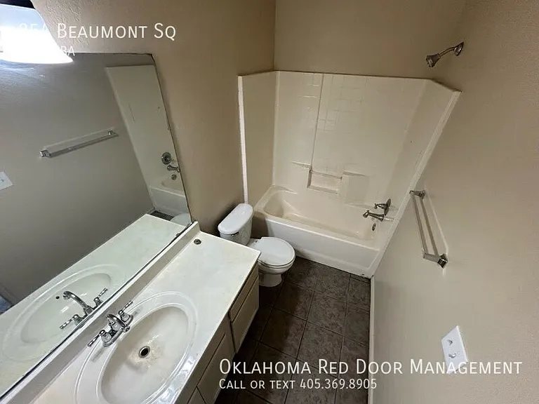 854 Beaumont Sq — Photo 8