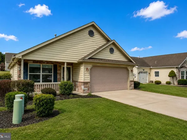 95 Lantern Ln, Shippensburg, PA 17257