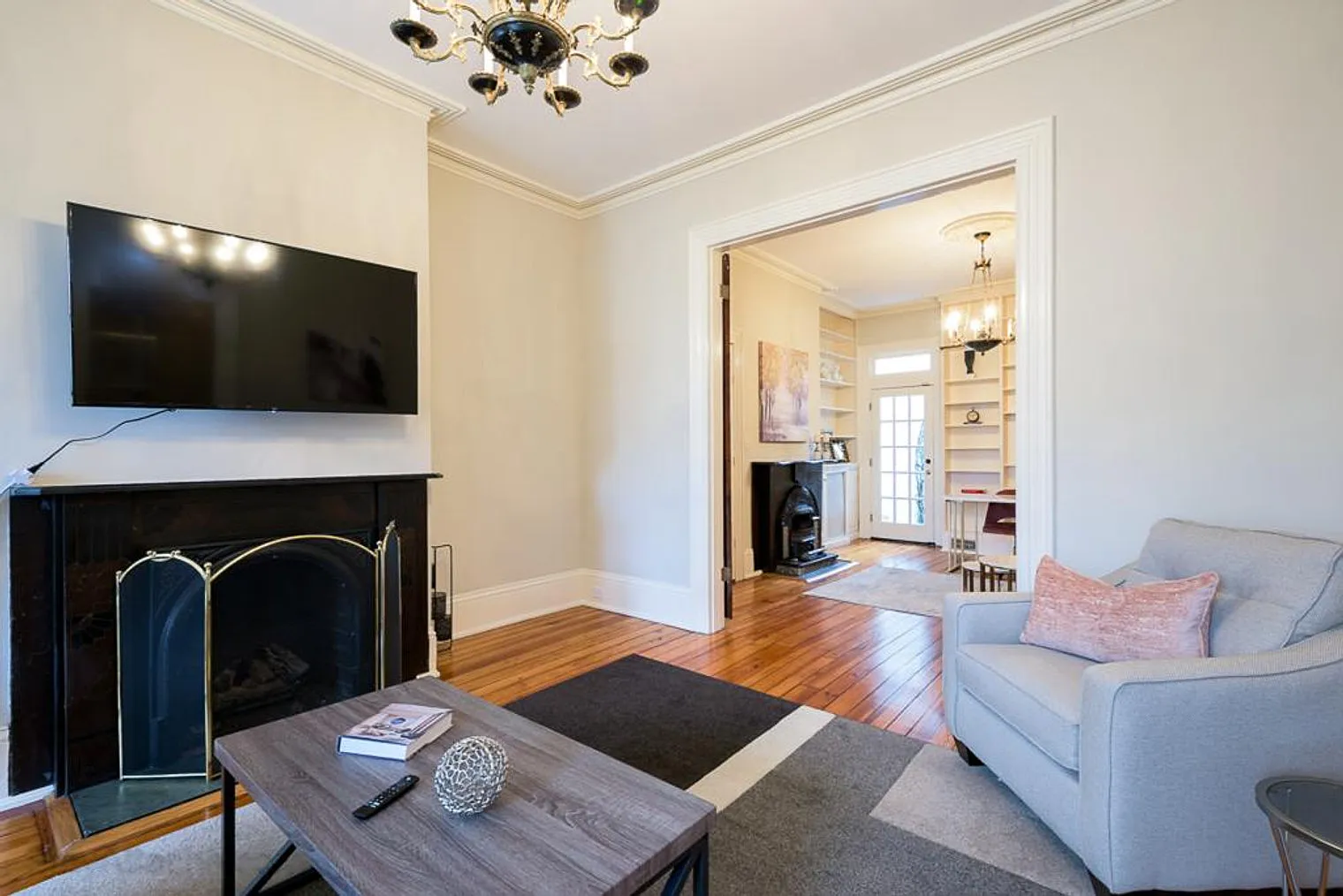 3 bed, 1.0 bath, 21527 sqft, $6,834 — Photo 3