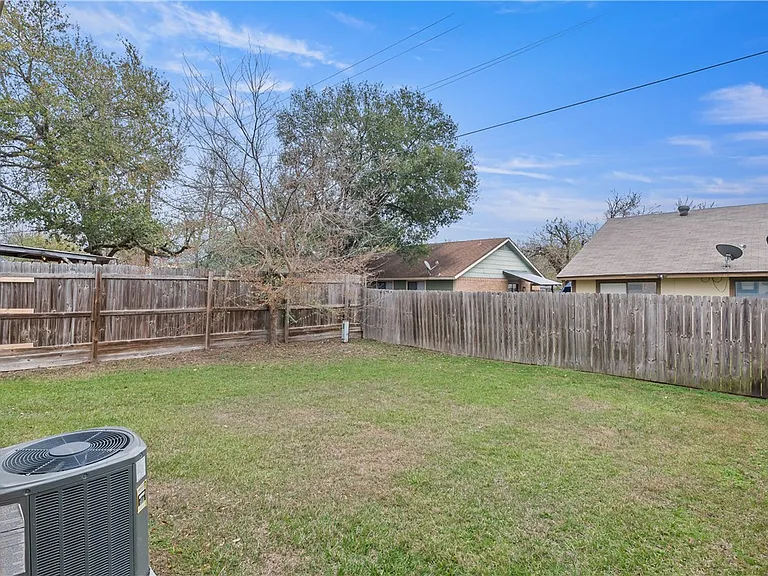 714 San Benito Dr — Photo 19