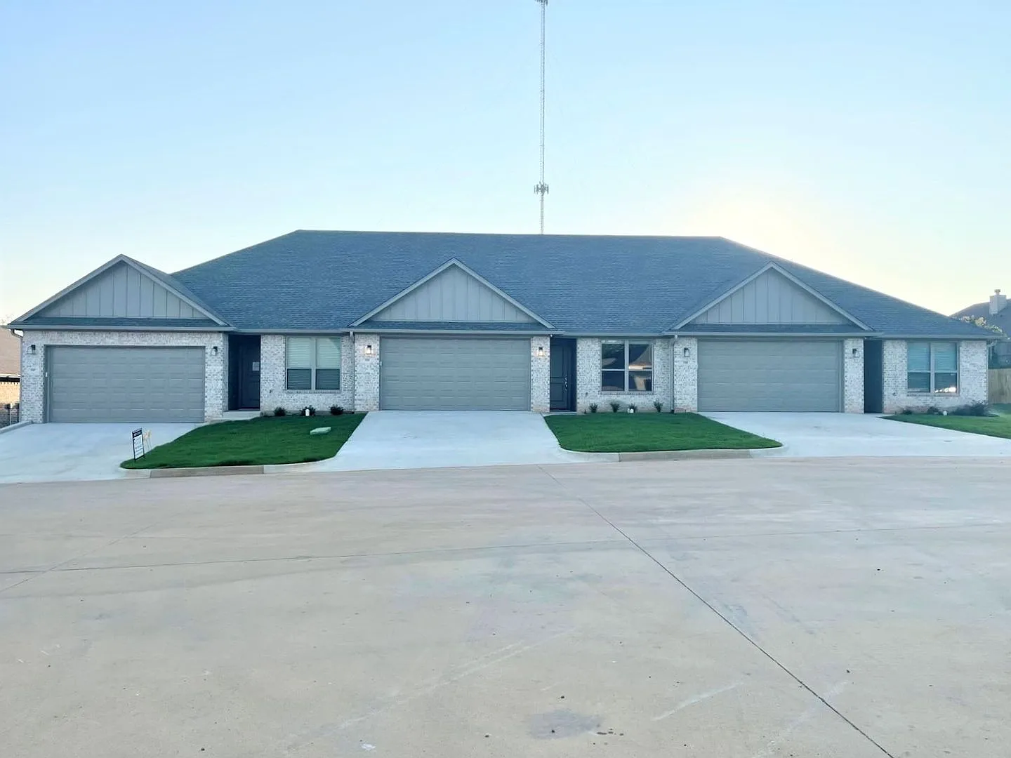 Luxury 3 Bedroom 2 Bath Townhomes in Bullard ISD! — Photo 1