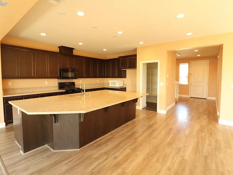 Pinnacle View Way — Photo 2