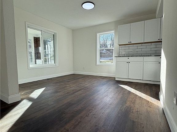 5th image of 511 Rosemont Ave