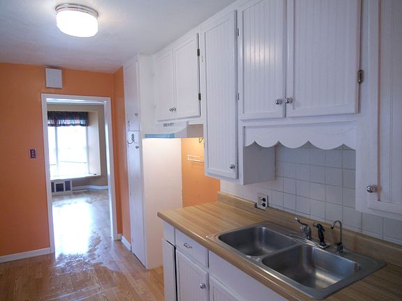 3rd image of 21621 Finlan St