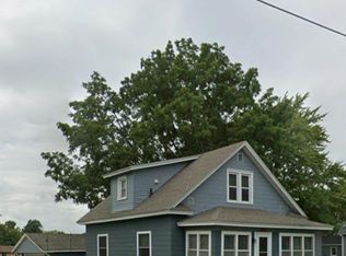 106 7th Ave NW, Oelwein, IA 50662