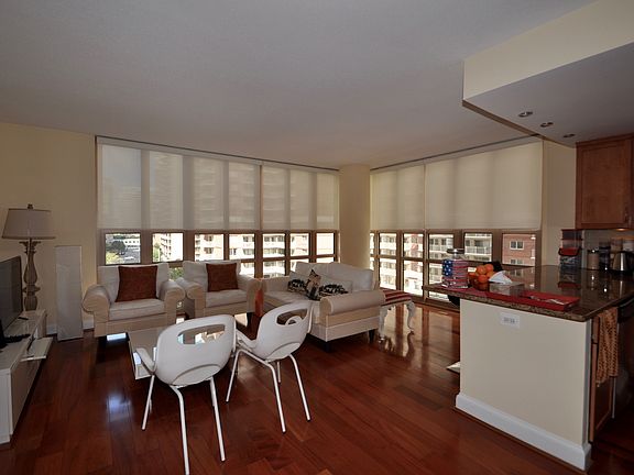 Remote-Controlled Blinds in the Living Room
