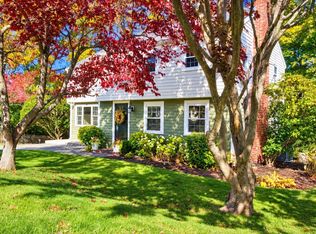 31 Governor Andrew Rd, Hingham, MA 02043