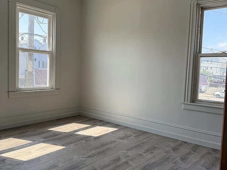 418 Belleville Ave #2N — Photo 5