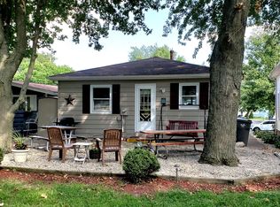 1109 S Oakwood Circle Dr, Syracuse, IN 46567