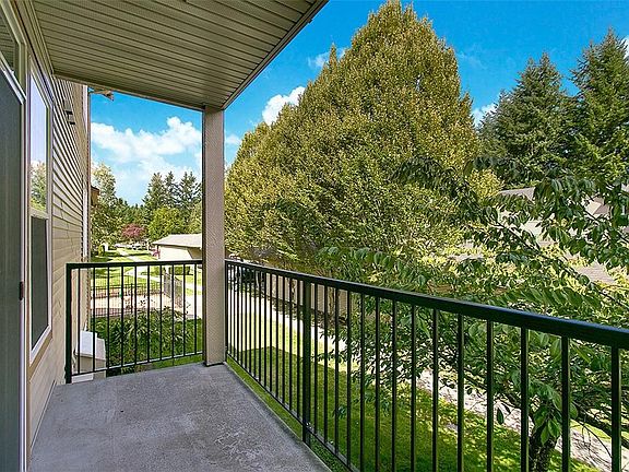 5th image of 25025 SE Klahanie Blvd APT K201