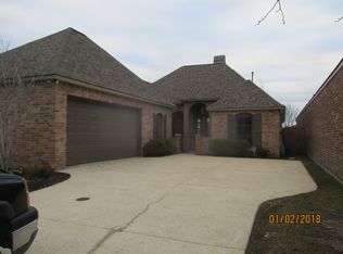 10613 Shoreline Dr, Baton Rouge, LA 70809