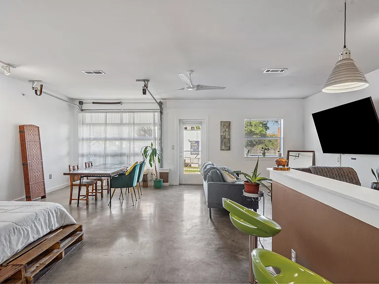 1111 S Akard St #210 — Photo 18