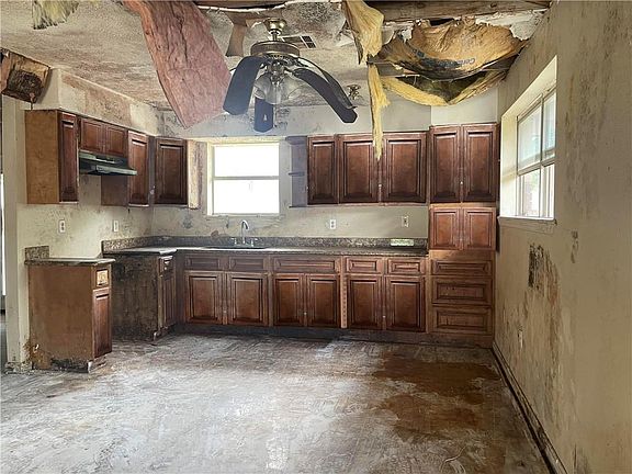 4th image of 2229 Delta Queen Dr