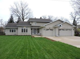 425 N Hickory St, Waterman, IL 60556