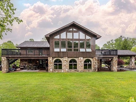 2nd image of 33 Chalk Hill Ohiopyle Rd